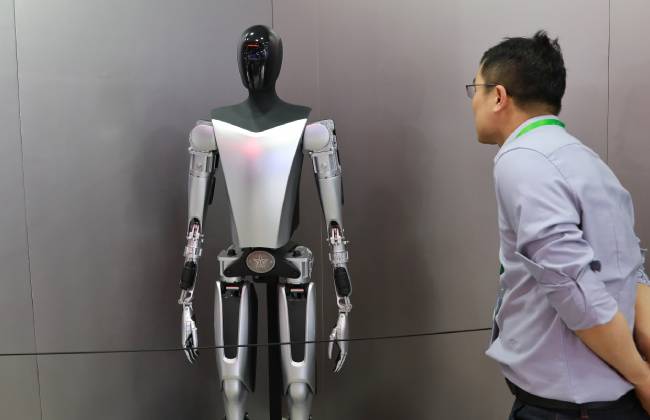 比亚迪已开启人形机器人项目?相关人士:公司暂未涉足人形机器人相关业务